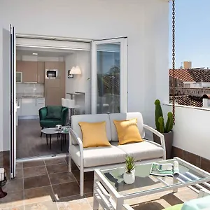 https://inmalaga-penthouse-padilla.hotelsinnerja.org