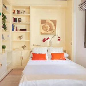 https://apartamento-muelle-heredia-malaga-centro.1costadelsol.com